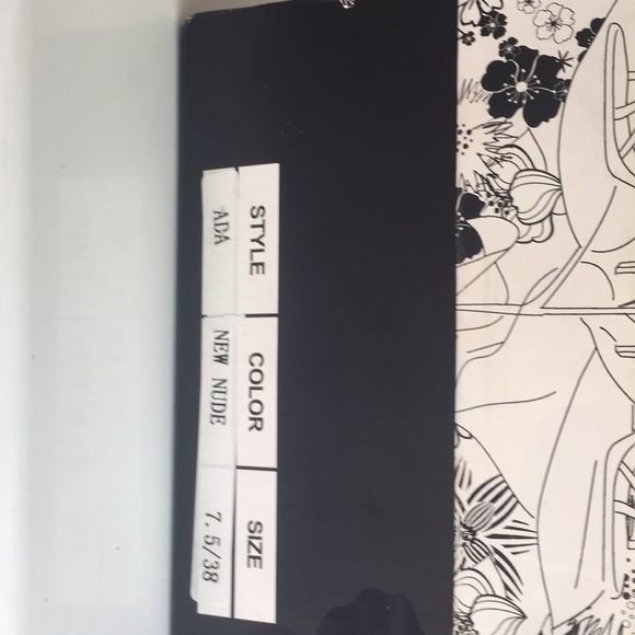 Ada style Chinese Laundry - Picture 15 of 16